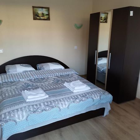 Guest Rooms Mihaylovi Pavel Banya Dış mekan fotoğraf
