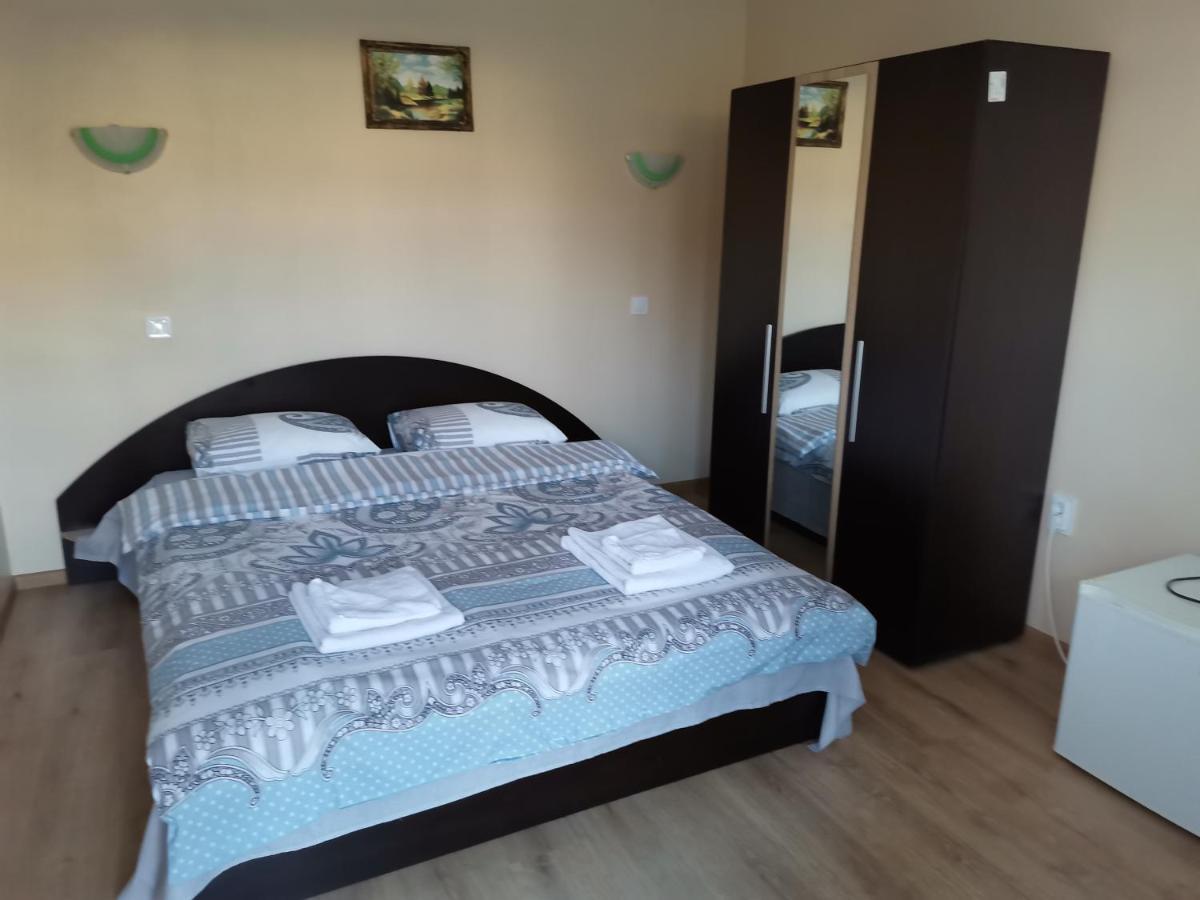 Guest Rooms Mihaylovi Pavel Banya Dış mekan fotoğraf
